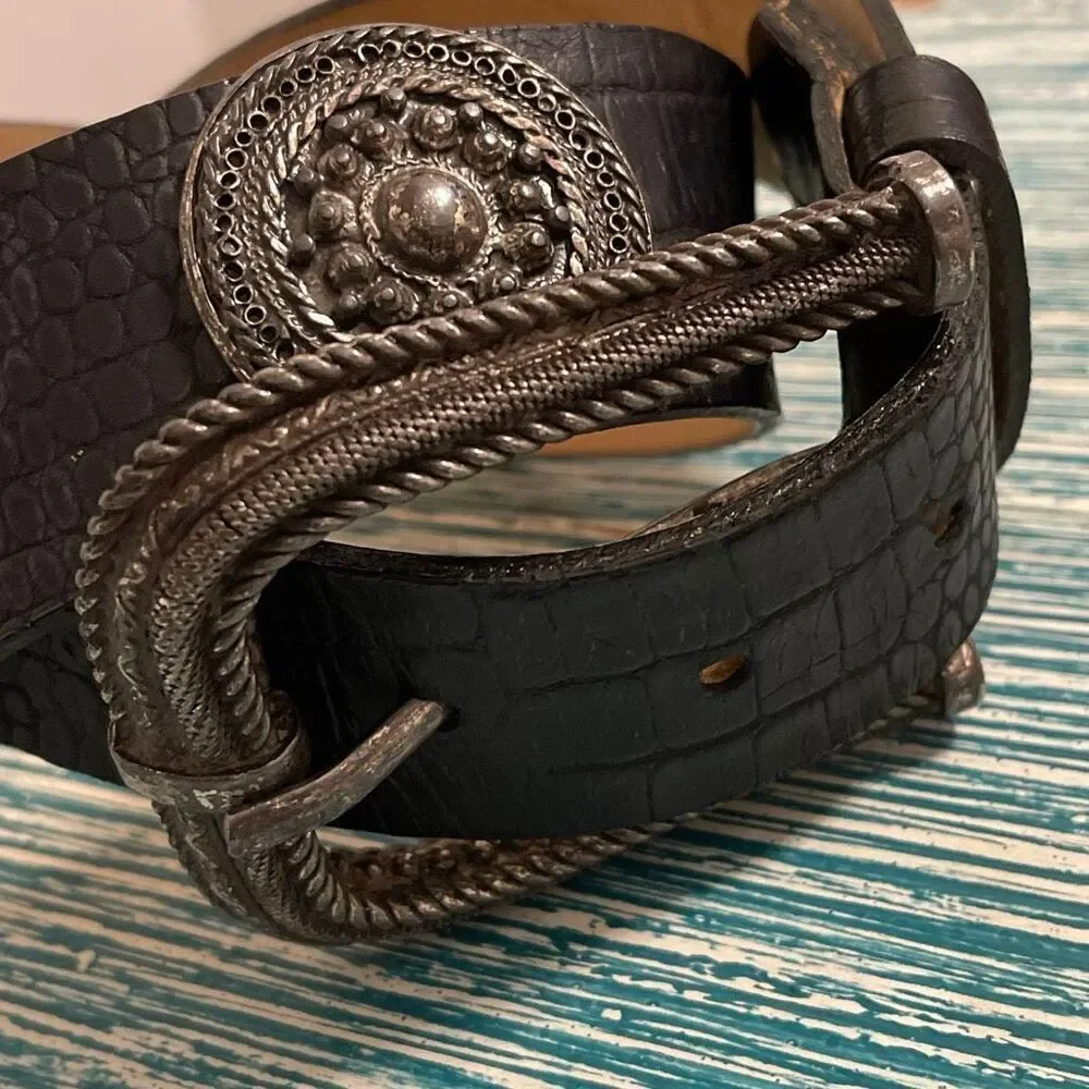 Streets Ahead Vintage Crock Embossed Leather/Aged Silver Medallion Belt